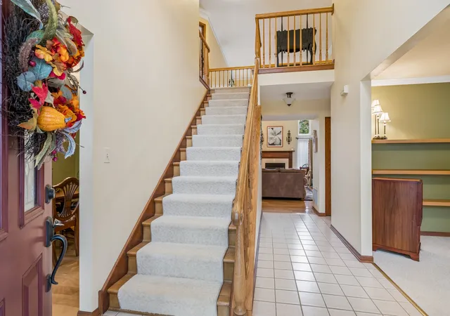 Photo 2 of Single family home for sale at 1244 Yorkshire Ln, Barrington, IL 60010 | MLS# 12782741 | Listing updated on 2026-10-22