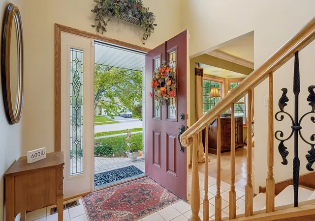 Photo 3 of Single family home for sale at 1244 Yorkshire Ln, Barrington, IL 60010 | MLS# 12782741 | Listing updated on 2026-10-22
