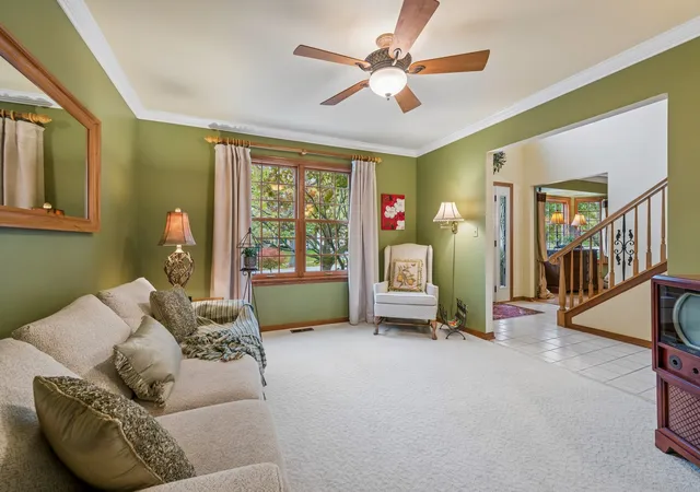 Photo 4 of Single family home for sale at 1244 Yorkshire Ln, Barrington, IL 60010 | MLS# 12782741 | Listing updated on 2026-10-22