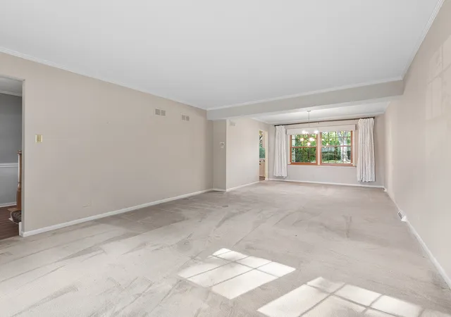Photo 3 of Single family home for sale at 1240 Heather Hl Crst, Flossmoor, IL 60422 | MLS# 12782749 | Listing updated on 2026-10-28