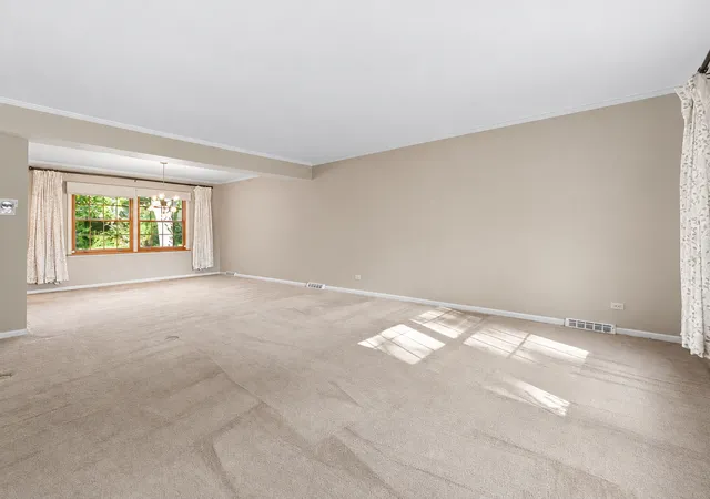 Photo 4 of Single family home for sale at 1240 Heather Hl Crst, Flossmoor, IL 60422 | MLS# 12782749 | Listing updated on 2026-10-28