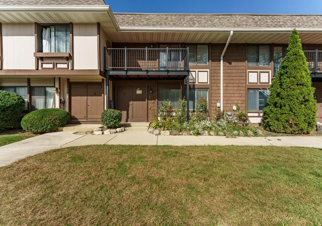 Photo 1 of Townhouse for sale at 1174 San Simeon Dr, Hanover Park, IL 60133 | MLS# 12782791 | Listing updated on 2026-10-21