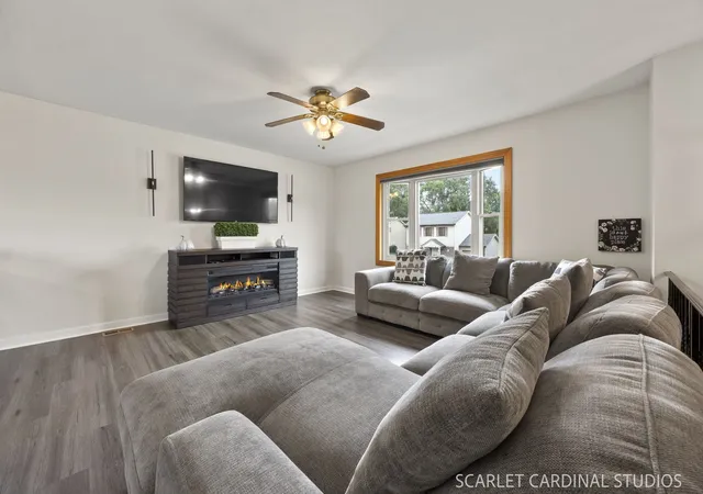 Photo 3 of Single family home for sale at 3125 Winchester Ct, Aurora, IL 60504 | MLS# 12782793 | Listing updated on 2026-10-24