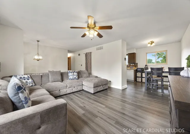 Photo 4 of Single family home for sale at 3125 Winchester Ct, Aurora, IL 60504 | MLS# 12782793 | Listing updated on 2026-10-24