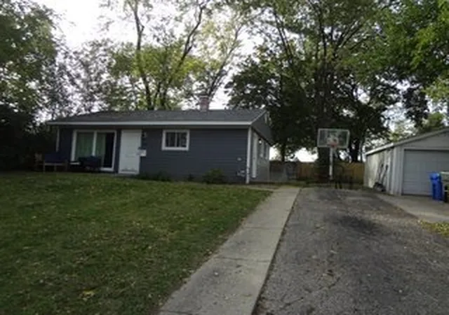 Photo 1 of Single family home for sale at 118 Hickory Dr, Carpentersville, IL 60110 | MLS# 12782797 | Listing updated on 2026-10-18