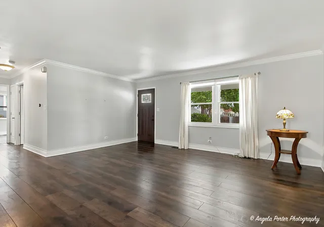 Photo 2 of Single family home for sale at 292 Indian Hl Dr, Buffalo Grove, IL 60089 | MLS# 12782806 | Listing updated on 2026-10-22