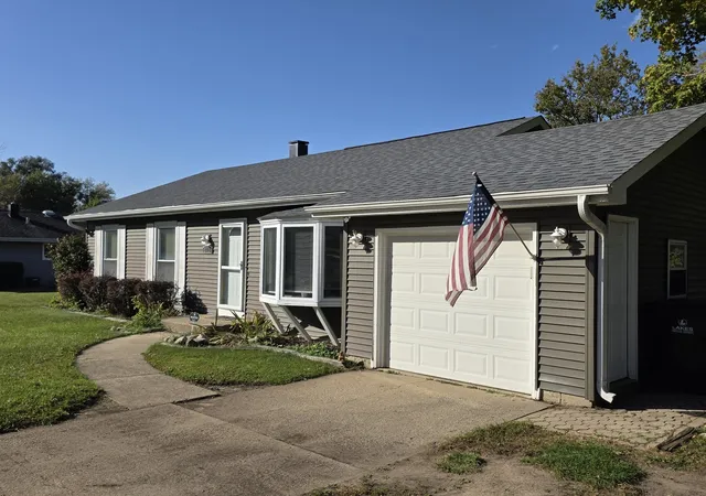 Photo 1 of Single family home for sale at 2412 W Fairview Ln, Mc Henry, IL 60051 | MLS# 12782813 | Listing updated on 2026-10-20