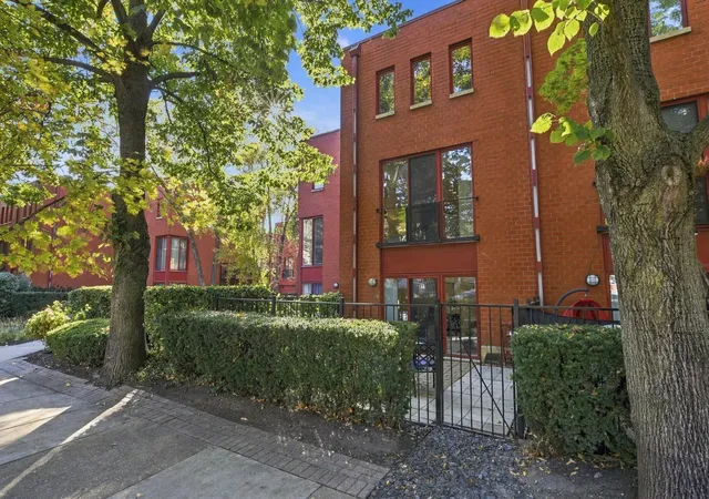 Photo 1 of Townhouse for sale at 1254 S Federal St #E, Chicago, IL 60605 | MLS# 12782821 | Listing updated on 2026-10-30