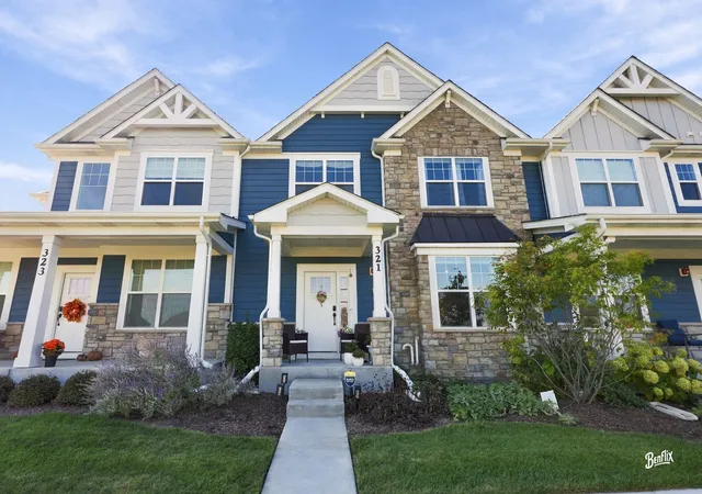 Photo 2 of Townhouse for sale at 321 Didier Ct, Buffalo Grove, IL 60089 | MLS# 12782824 | Listing updated on 2026-10-21