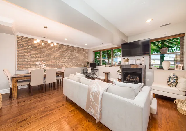 Photo 4 of Condo for sale at 1951 N Monticello Ave #G, Chicago, IL 60647 | MLS# 12782838 | Listing updated on 2026-10-20