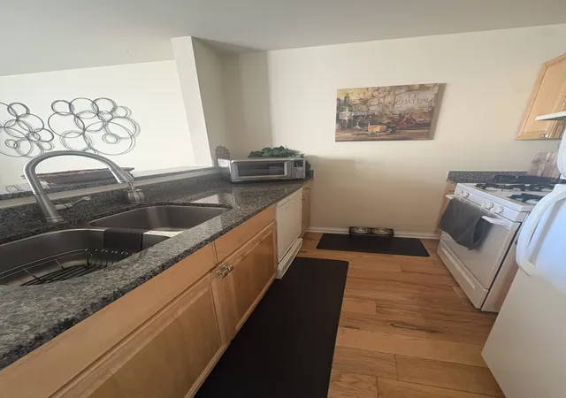 Photo 2 of Condo for sale at 1919 Prairie Sq #302, Schaumburg, IL 60173 | MLS# 12782854 | Listing updated on 2026-10-23