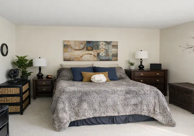 Photo 3 of Condo for sale at 1919 Prairie Sq #302, Schaumburg, IL 60173 | MLS# 12782854 | Listing updated on 2026-10-23