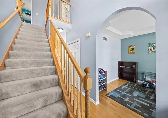 Photo 4 of Single family home for sale at 24 Hilltop Ln, South Elgin, IL 60177 | MLS# 12782856 | Listing updated on 2026-10-22