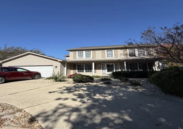 Photo 1 of Single family home for sale at 3506 E Oakland Ave, Bloomington, IL 61704 | MLS# 12782861 | Listing updated on 2026-10-22