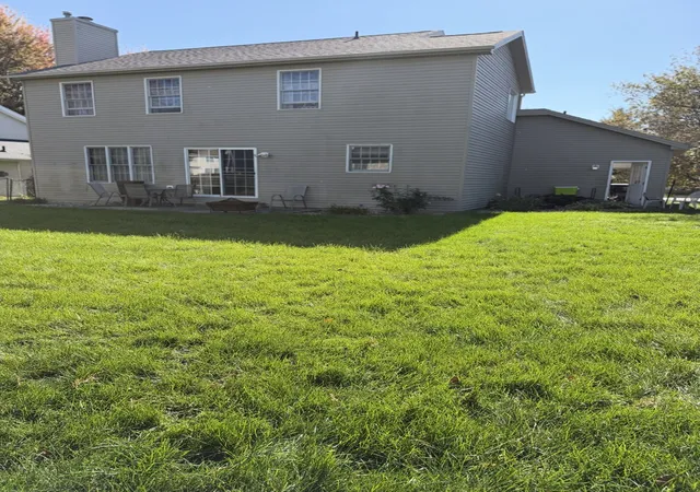 Photo 3 of Single family home for sale at 3506 E Oakland Ave, Bloomington, IL 61704 | MLS# 12782861 | Listing updated on 2026-10-23