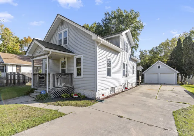 Photo 2 of Sale Pending at 408 Daisyfield Rd, Rockford, IL 61102 | MLS# 12782862 | Listing updated on 2026-10-14
