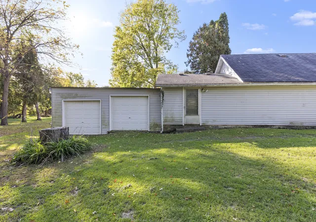 Photo 4 of Sale Pending at 408 Daisyfield Rd, Rockford, IL 61102 | MLS# 12782862 | Listing updated on 2026-10-14