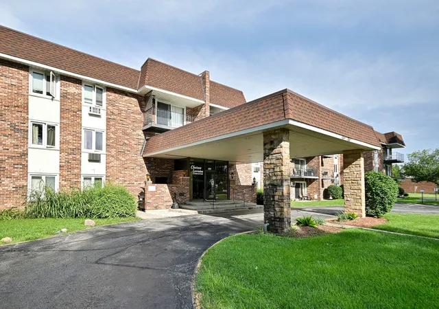 Photo 1 of Condo for sale at 850 S Lorraine Rd #3E, Wheaton, IL 60189 | MLS# 12782878 | Listing updated on 2026-10-22