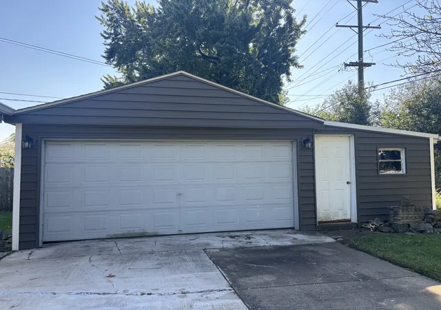 Photo 1 of Single family home for sale at 3801 Bobwhite Ln, Rolling Meadows, IL 60008 | MLS# 12782881 | Listing updated on 2026-10-26