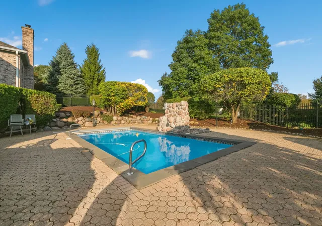 Photo 4 of Single family home for sale at 6548 Stockbridge Ln, Long Grove, IL 60047 | MLS# 12782887 | Listing updated on 2026-10-22