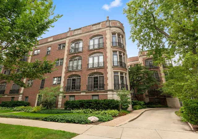 Condo for sale at 946 Michigan Ave #3C, Evanston, IL 60202 | MLS# 12782915