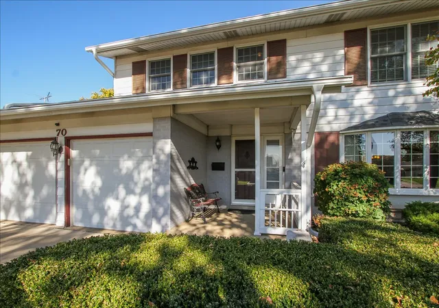 Photo 1 of Single family home for sale at 70 Avon Rd, Elk Grove Village, IL 60007 | MLS# 12782931 | Listing updated on 2026-10-29