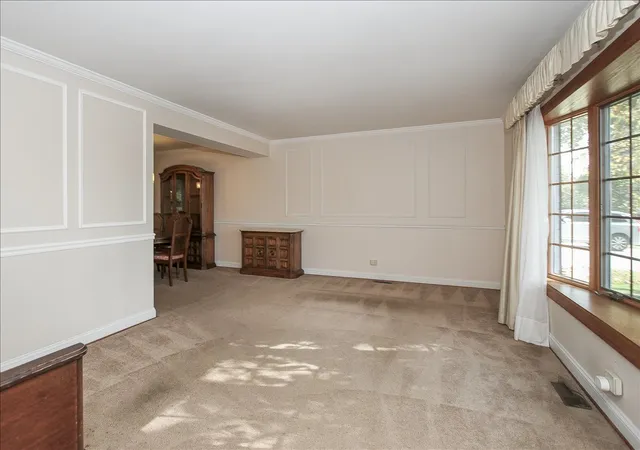 Photo 3 of Single family home for sale at 70 Avon Rd, Elk Grove Village, IL 60007 | MLS# 12782931 | Listing updated on 2026-10-29
