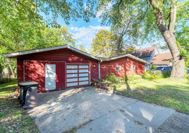 Photo 1 of Single family home for sale at 9237 Van Emmon Rd, Yorkville, IL 60560 | MLS# 12782953 | Listing updated on 2026-10-20