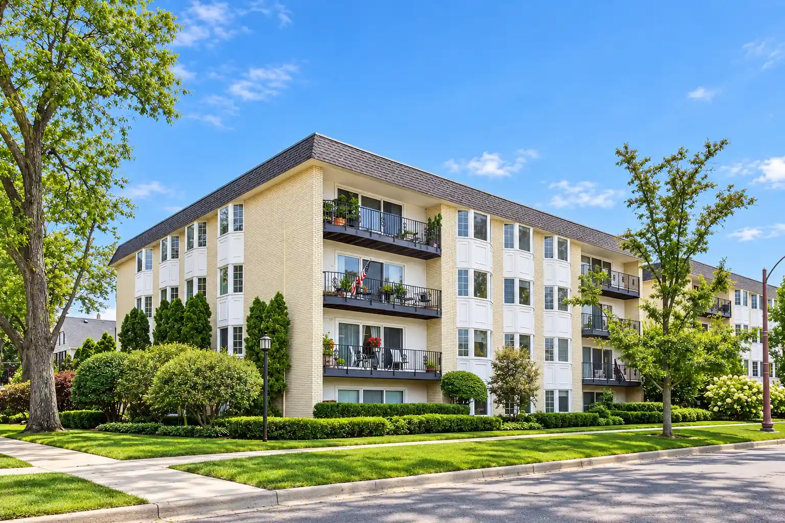 Listing Photo 2 - Condo for sale in 701 Ridge Rd located at 701 Ridge Rd, Wilmette, IL 60091 - Unit #3B