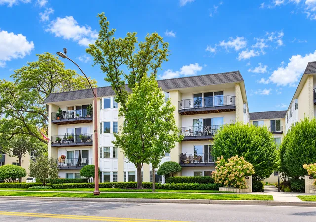 Listing Photo 3 - Condo for sale in building located at 701 Ridge Rd, Wilmette, IL 60091 - Unit #3B