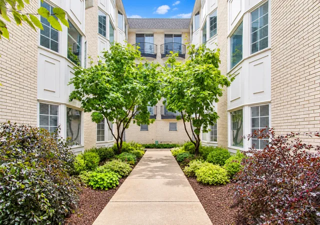 Listing Photo 4 - Condo for sale in building located at 701 Ridge Rd, Wilmette, IL 60091 - Unit #3B