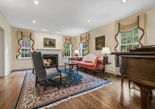 Photo 2 of Single family home for sale at 3125 Park Pl, Evanston, IL 60201 | MLS# 12782971 | Listing updated on 2026-10-22