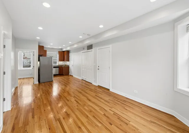 Listing Photo 4 - Condo for sale in building located at 1430 N Maplewood Ave, Chicago, IL 60622 - Unit #402