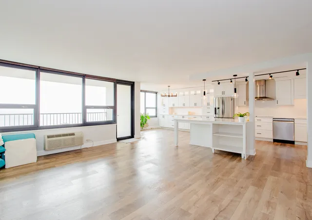 Photo 3 of Condo for sale at 5733 N Sheridan Rd #18A, Chicago, IL 60660 | MLS# 12782992 | Listing updated on 2026-10-22