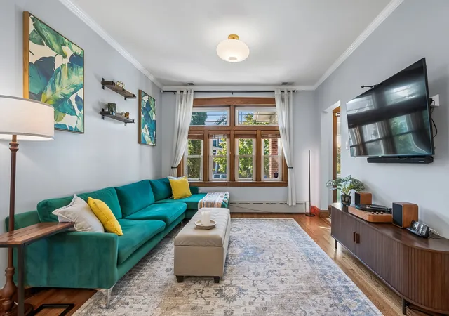Photo 4 of Single family home for sale at 3923 N Mozart St, Chicago, IL 60618 | MLS# 12783014 | Listing updated on 2026-10-23