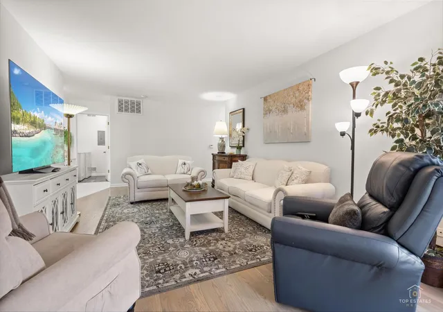 Photo 3 of Townhouse for sale at 816 Butternut Ln #A, Mount Prospect, IL 60056 | MLS# 12783044 | Listing updated on 2026-10-20
