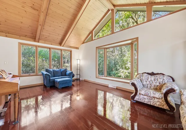Photo 4 of Single family home for sale at 6n422 Woodhill Ln, St. Charles, IL 60175 | MLS# 12783061 | Listing updated on 2026-10-21