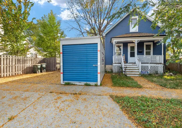 Photo 1 of Single family home for sale at 113 S Oakwood Ave, West Chicago, IL 60185 | MLS# 12783068 | Listing updated on 2026-10-22