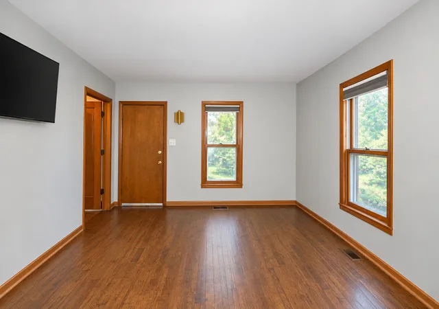 Photo 4 of Single family home for sale at 113 S Oakwood Ave, West Chicago, IL 60185 | MLS# 12783068 | Listing updated on 2026-10-22
