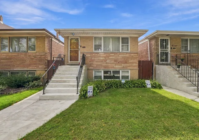 Single family home for sale at 1709 W 43rd Street, Chicago, IL 60609 | MLS# 12783071