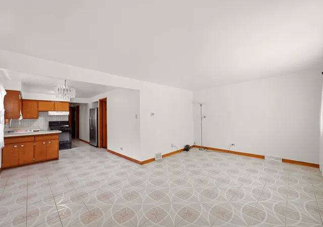 Photo 1 of Single family home for sale at 1709 W 43rd Street, Chicago, IL 60609 | MLS# 12783071 | Listing updated on 2026-10-18