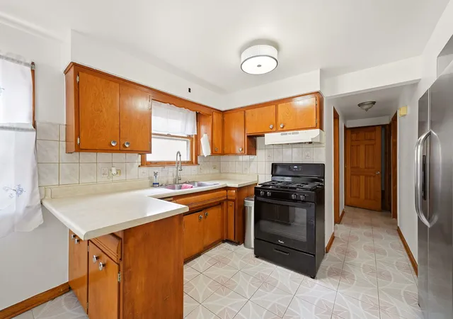 Photo 3 of Single family home for sale at 1709 W 43rd Street, Chicago, IL 60609 | MLS# 12783071 | Listing updated on 2026-10-18
