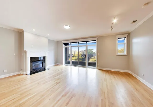 Photo 4 of Condo for sale at 5055 N Clark St #3S, Chicago, IL 60640 | MLS# 12783086 | Listing updated on 2026-10-21