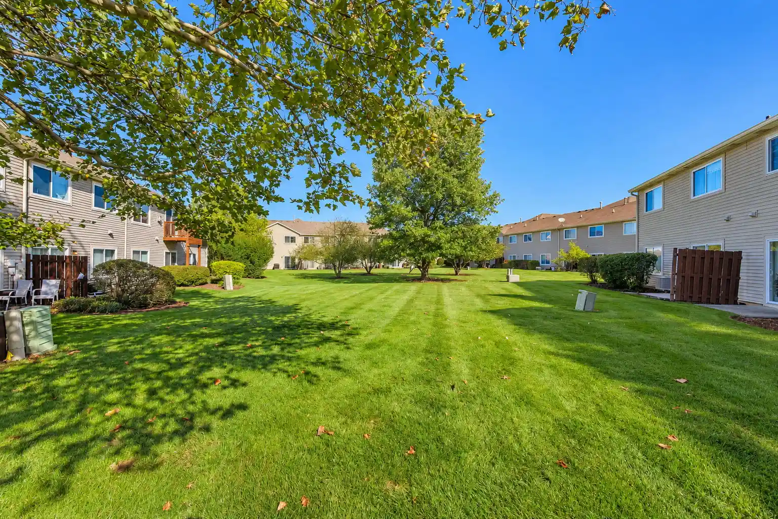 Listing Photo 28 - Condo for sale in 255 Thornwood Wy located at 255 Thornwood Wy, South Elgin, IL 60177 - Unit 255 Thornwood Way