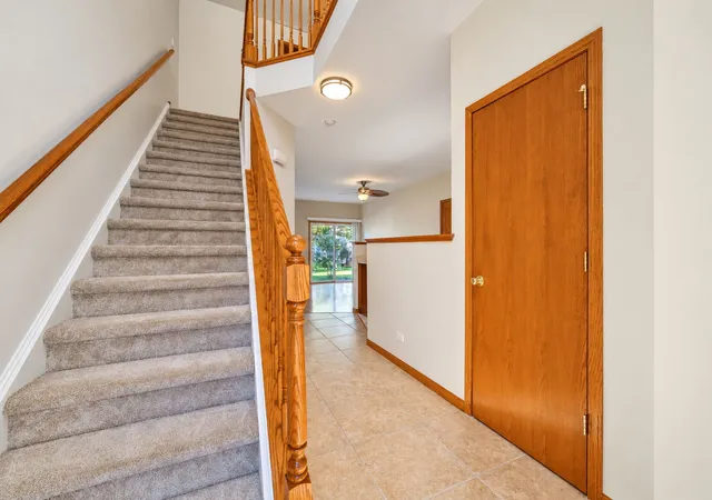 Listing Photo 4 - Condo for sale in building located at 255 Thornwood Wy, South Elgin, IL 60177 - Unit #C