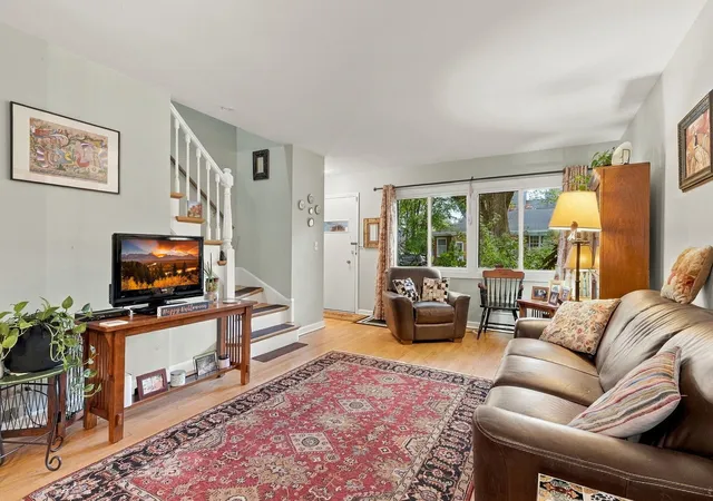 Photo 3 of Townhouse for sale at 2549 Lawndale Ave, Evanston, IL 60201 | MLS# 12783102 | Listing updated on 2026-10-22