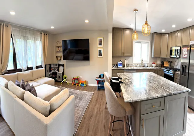 Photo 3 of Single family home for sale at 4447 Stonewall Ave, Downers Grove, IL 60515 | MLS# 12783103 | Listing updated on 2026-10-22