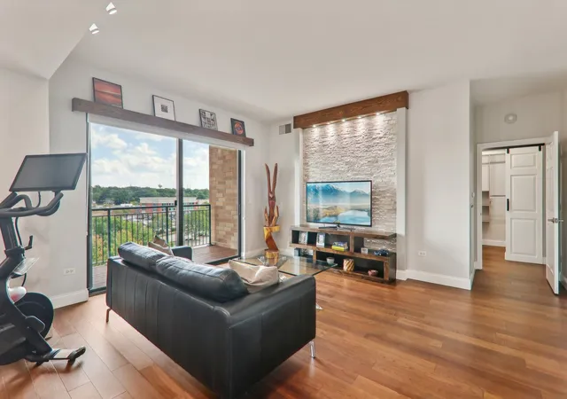 Photo 2 of Condo for sale at 6420 Double Eagle Dr #609, Woodridge, IL 60517 | MLS# 12783108 | Listing updated on 2026-10-20