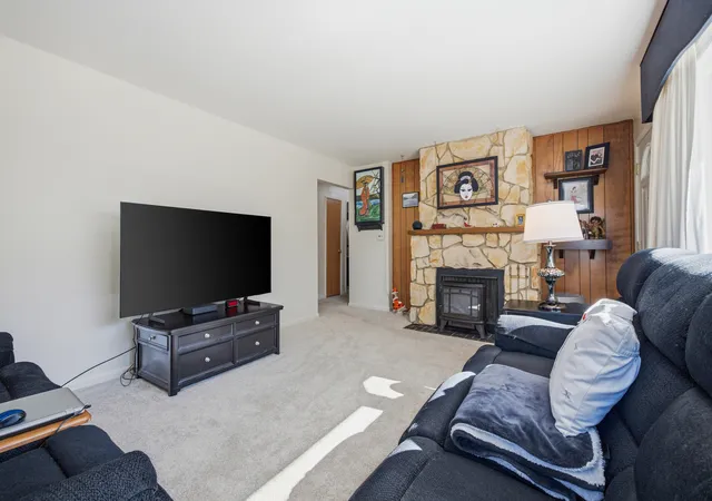 Photo 3 of Single family home for sale at 116 Dennis Dr, Bensenville, IL 60106 | MLS# 12783109 | Listing updated on 2026-10-22