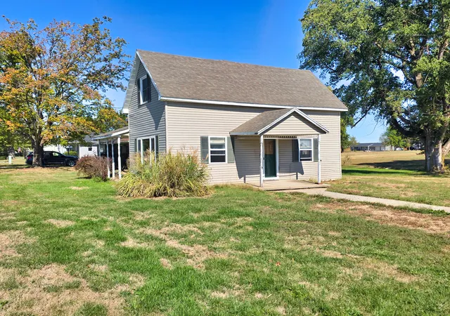 Photo 4 of Single family home for sale at 22800 Highway 45, Louisville, IL 62858 | MLS# 12783111 | Listing updated on 2026-10-20